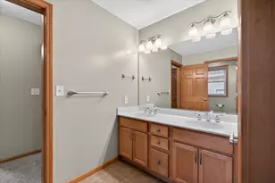 2112 Scenic Hills Dr, Jackson, MI 49201 - Photo 28