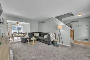 917 9th St, Wyandotte, MI 48192 - Photo 8