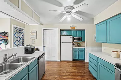 215 N Division Avenue, Fremont, MI 49412 - Photo 10