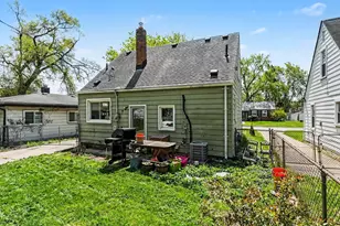 25850 Hanover St, Dearborn Heights, MI 48125 - Photo 14