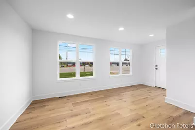 5352 Plainfield Avenue NE, Grand Rapids, MI 49525 - Photo 4