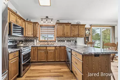 19159 Pine Grove Court, Spring Lake, MI 49456 - Photo 8