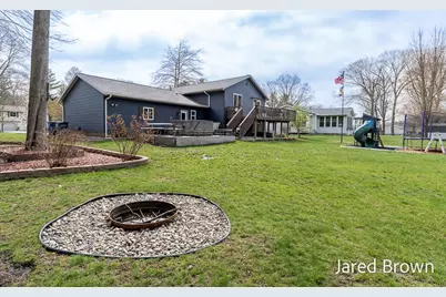 19159 Pine Grove Court, Spring Lake, MI 49456 - Photo 2