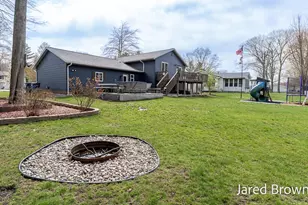 19159 Pine Grove Ct, Spring Lake, MI 49456 - Photo 2
