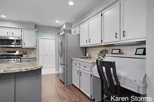7033 Youngstown Ave, Hudsonville, MI 49426 - Photo 12