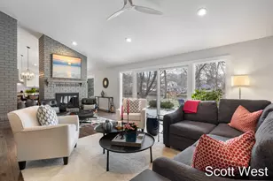 2909 Cascade Springs Dr SE, Grand Rapids, MI 49546 - Photo 10