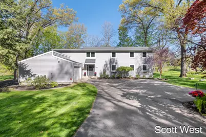 2909 Cascade Springs Drive SE, Grand Rapids, MI 49546 - Photo 2