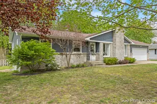 2595 Rosewood St, Jenison, MI 49428 - Photo 2