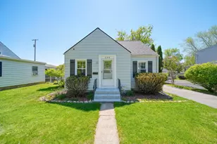 304 Chippewa St, Tecumseh, MI 49286 - Photo 2