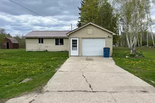 191 Haddix Blvd, Barryton, MI 49305 - Photo 2
