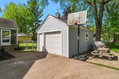 1331 Hillcrest Avenue NW, Grand Rapids, MI 49504 - Photo 38