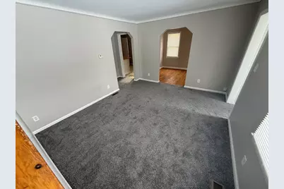 24360 Flower Avenue, Eastpointe, MI 48021 - Photo 6