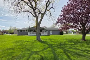 201 S Willow St, Westphalia, MI 48894 - Photo 8