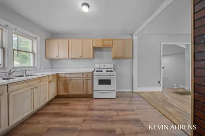 1862 Kalamazoo Avenue SE, Grand Rapids, MI 49507 - Photo 8