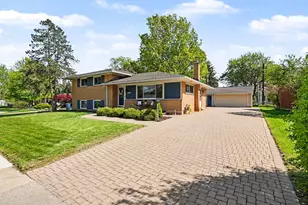 2011 Brampton Ct, Ann Arbor, MI 48103 - Photo 2