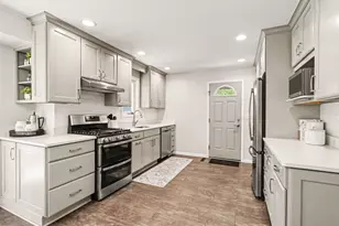 2011 Brampton Ct, Ann Arbor, MI 48103 - Photo 8