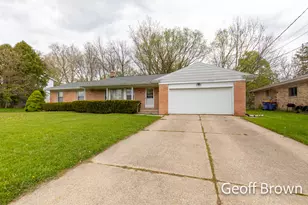 1705 Kendall St SE, Grand Rapids, MI 49508 - Photo 2