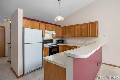 4504 Woodrose Court SE, Grand Rapids, MI 49508 - Photo 10
