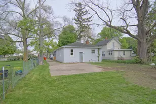 1220 Pearl St, Benton Harbor, MI 49022 - Photo 12