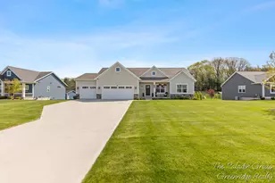 9404 Shoreway Dr, West Olive, MI 49460 - Photo 4