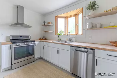 851 Hollywood Street NE, Grand Rapids, MI 49505 - Photo 6
