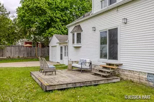 851 Hollywood St NE, Grand Rapids, MI 49505 - Photo 4