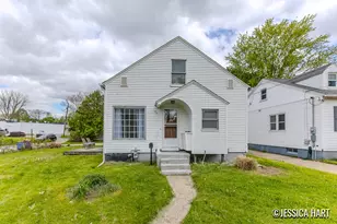 851 Hollywood St NE, Grand Rapids, MI 49505 - Photo 1