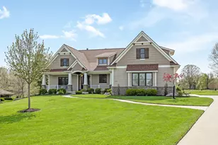 719 Golfview Dr, Douglas, MI 49406 - Photo 1
