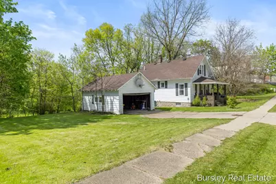447 E Lincoln Avenue, Ionia, MI 48846 - Photo 2