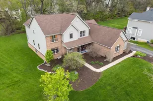 9783 Viewcrest Ct, Howell, MI 48843 - Photo 2