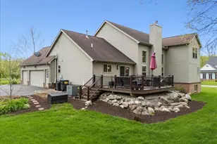 9783 Viewcrest Ct, Howell, MI 48843 - Photo 42