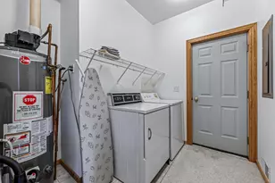 558 S Wythe St, Pentwater, MI 49449 - Photo 18