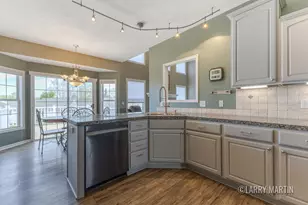 4131 Ayrshire Dr SW, Wyoming, MI 49418 - Photo 10