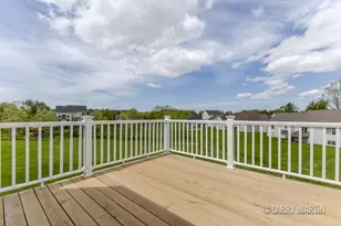 4131 Ayrshire Dr SW, Wyoming, MI 49418 - Photo 8