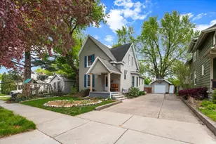 102 Bowne St NE, Grand Rapids, MI 49505 - Photo 2