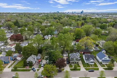 102 Bowne Street NE, Grand Rapids, MI 49505 - Photo 8