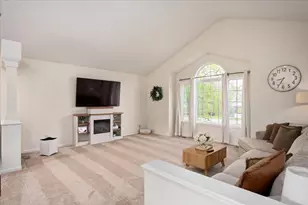 1802 Cedar Tree Dr, Jenison, MI 49428 - Photo 8