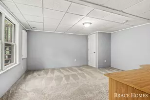 2155 Timber Valley Dr NE, Grand Rapids, MI 49525 - Photo 32