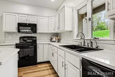 2155 Timber Valley Drive NE, Grand Rapids, MI 49525 - Photo 4