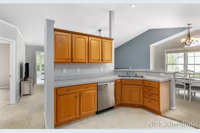 11877 Willow Wood N, Holland, MI 49424 - Photo 4