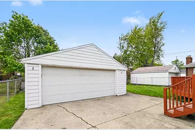 2421 Barstow Road, Lansing, MI 48906 - Photo 20