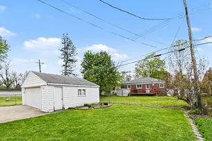 2421 Barstow Rd, Lansing, MI 48906 - Photo 22