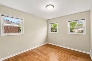 2421 Barstow Rd, Lansing, MI 48906 - Photo 12