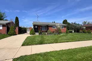 13442 Kerr St, Southgate, MI 48195 - Photo 2