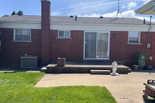 13442 Kerr St, Southgate, MI 48195 - Photo 6