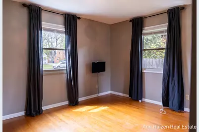 203 Alger Street SE, Grand Rapids, MI 49507 - Photo 8