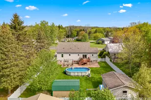 301 Case St, Jonesville, MI 49250 - Photo 4