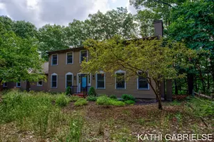 313 Stickney Ridge Rd, Grand Haven, MI 49417 - Photo 2