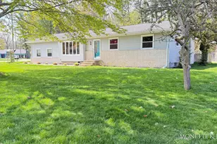1847 Ritter Hills Dr, Norton Shores, MI 49441 - Photo 2