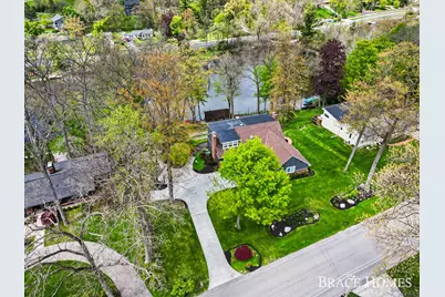 2793 Cascade Springs Drive SE, Grand Rapids, MI 49546 - Photo 4